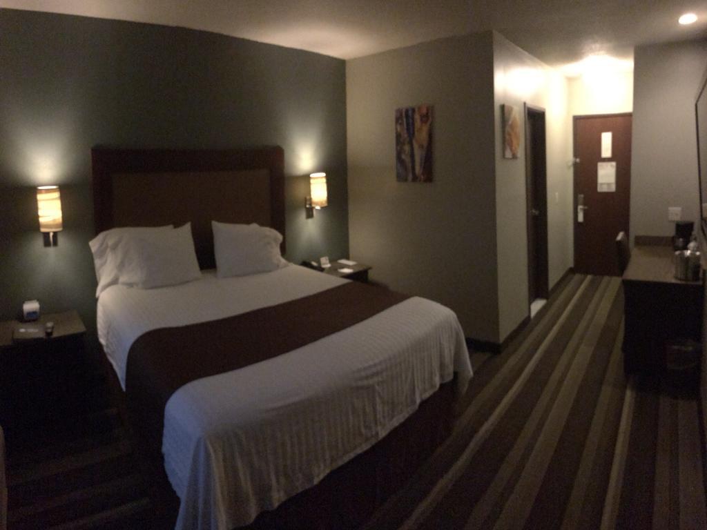 The East Avenue Inn & Suites Rochester Room photo